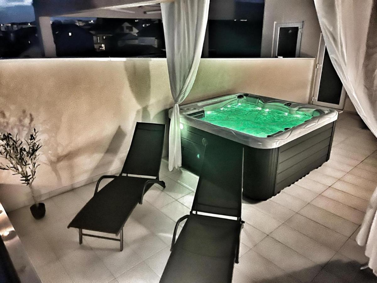 Апартаменти Olive Oasis Penthouse With Jacuzzi Задар Екстер'єр фото